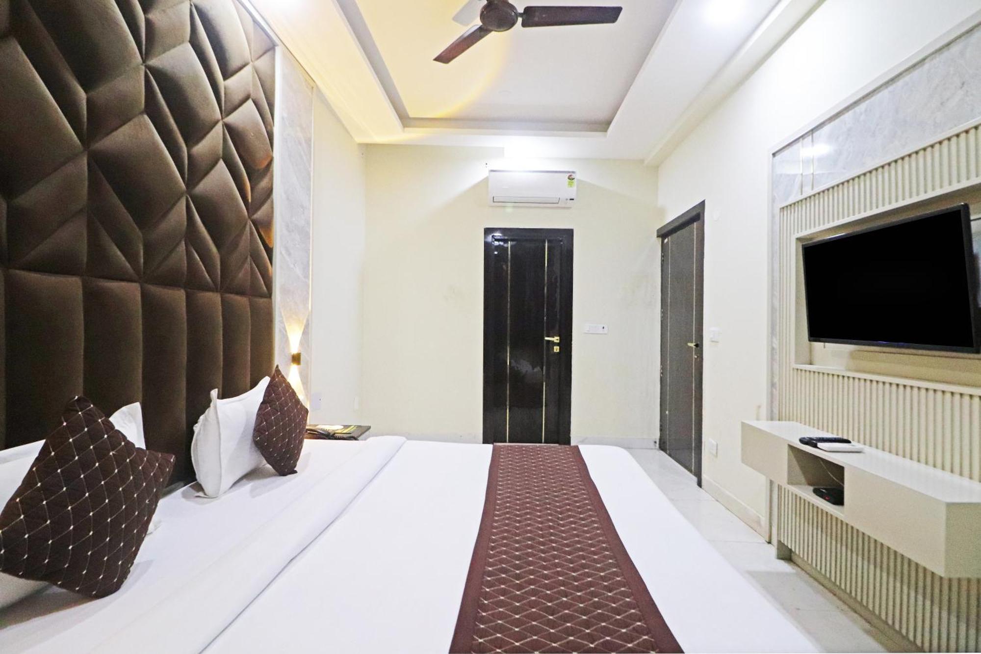 Hotel Qubic Near Igi Delhi Airport نيودلهي المظهر الخارجي الصورة